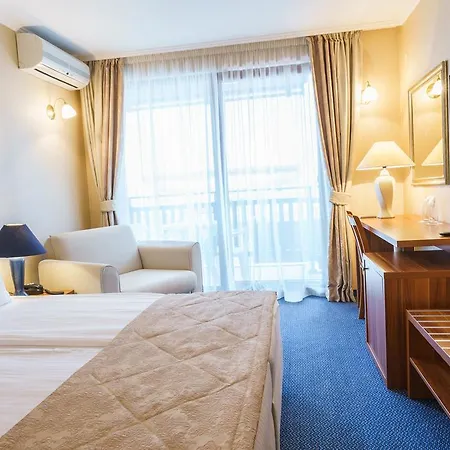 Fjord Hotel 3*